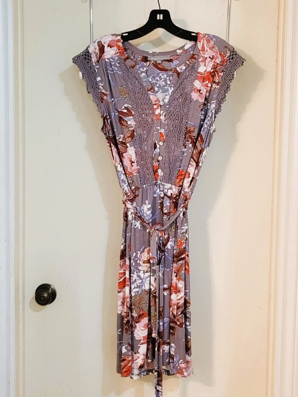 Daniel Rainn cap sleeves dress light gray floral - Size Medium